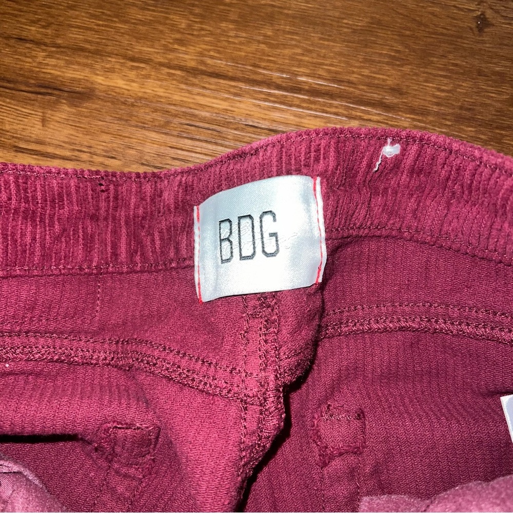 BDG Urban Outfitters Color Corduroy High Waisted Mom Pant in Maroon Size 28 - Picture 8 of 9